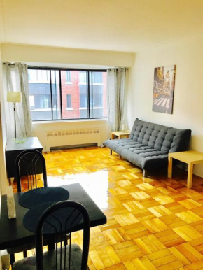 Stylish Montreal Apartment Comfortable Stay in the Golden Square Mile